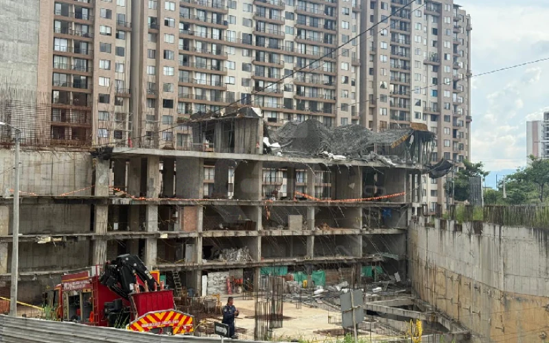 Cinco heridos, dos de ellos de gravedad, dejó colapso de edificación en Floridablanca