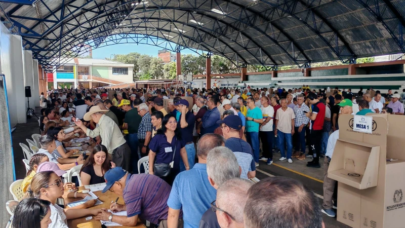 Avanza la jornada de elecciones presidenciales en Colombia