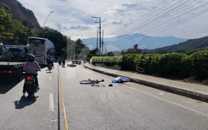 Carlos Camacho fue el ciclista que murió arrollado por una moto en Girón - Bucaramanga