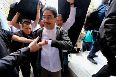 Iván Cepeda Castro desiste de debatir en Semana con Abelardo de la Espriella y exige condiciones