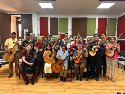 A sus 60, 70 y hasta 80 años cambiaron la rutina por guitarras y canciones en Bucaramanga