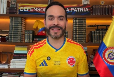 De la Espriella denuncia al magistrado que ordenó retirar símbolos patrios de su campaña