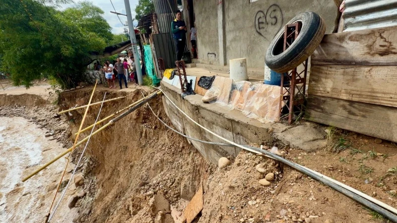 Más de 250 familias quedaron bajo vigilancia por riesgo de deslizamiento en Bucaramanga
