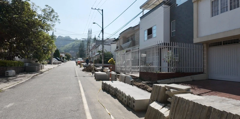 Más de 22.000 metros cuadrados de nuevos andenes transforman barrios de Bucaramanga