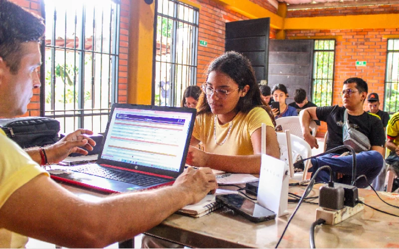 Estudiantes de Girón podrán prepararse de forma gratuita para ir a la universidad