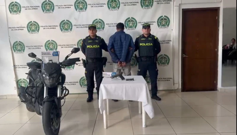 Extranjero fue capturado con una pistola modificada tras intento de hurto en La Concordia, Bucaramanga