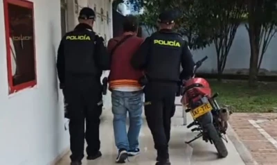 Iba en una motocicleta robada y terminó capturado durante un control policial en Bucaramanga