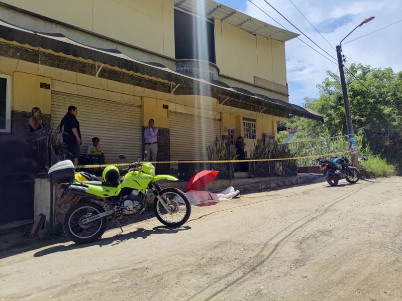 Adulto mayor falleció este viernes en plena vía pública en Girón