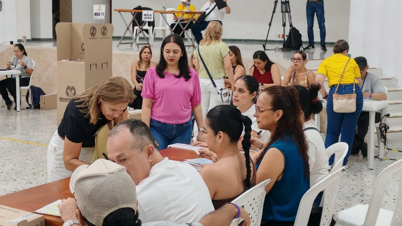 Se cierran las urnas y comienza el preconteo para conocer el nuevo presidente de Colombia