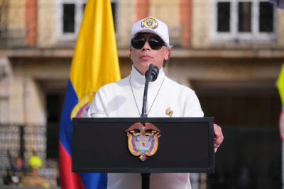 Petro no reconoce resultados y dice que esperará el escrutinio final
