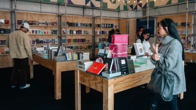 10.000 jóvenes recibirán bonos para comprar libros y cómics en Colombia