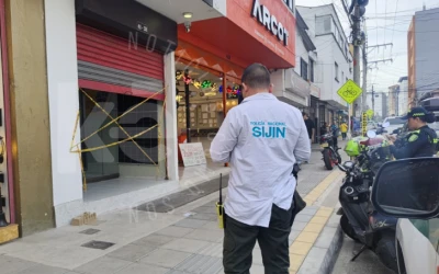 Dos personas fueron baleadas en un local del Centro de Bucaramanga este martes