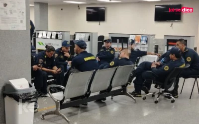 "Absurdo": Federico Gutiérrez estalló porque bomberos de Medellín fueron retenidos en Venezuela.