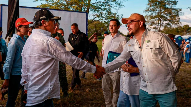 Petro buscará apoyo del papa León XIV para defender la Reforma Agraria