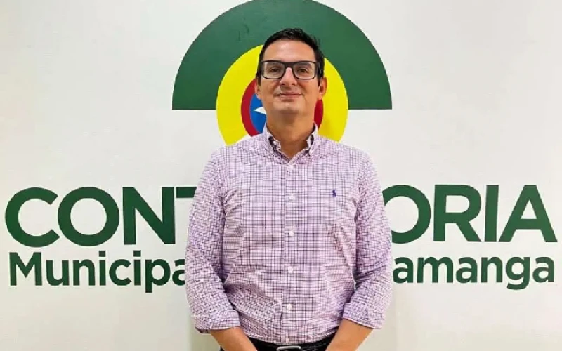 Por no reintegrar a funcionaria con discapacidad, ordenan arresto contra contralor de Bucaramanga