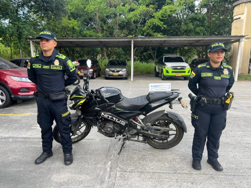 Recuperan en Floridablanca una motocicleta robada que tenía alterada su identificación