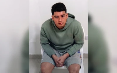 Lanzó a la perrita de su novia desde un octavo piso: fue capturado