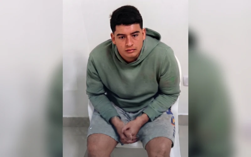 Lanzó a la perrita de su novia desde un octavo piso: fue capturado
