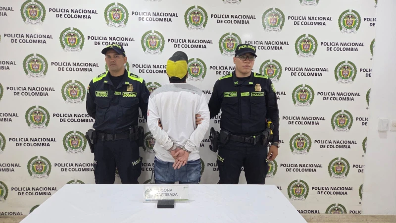Alias "Batman" entró a robar un apartamento y terminó capturado en Floridablanca