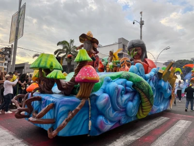 La Feria Bonita 2026 ya empezó a tomar forma con la construcción de sus carrozas
