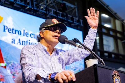 ‘Tenemos que hablar con ellos y ellos con nosotros, no hay otra manera de construir una nación’: Petro