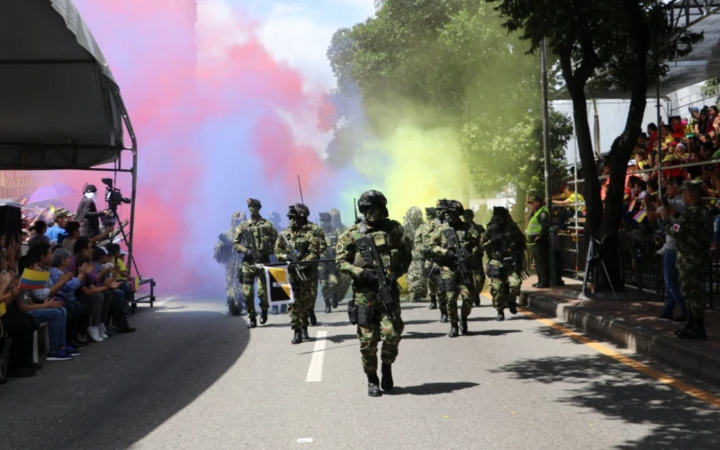 Por ensayos y el desfile militar, programan cierres de la carrera 27 este fin de semana