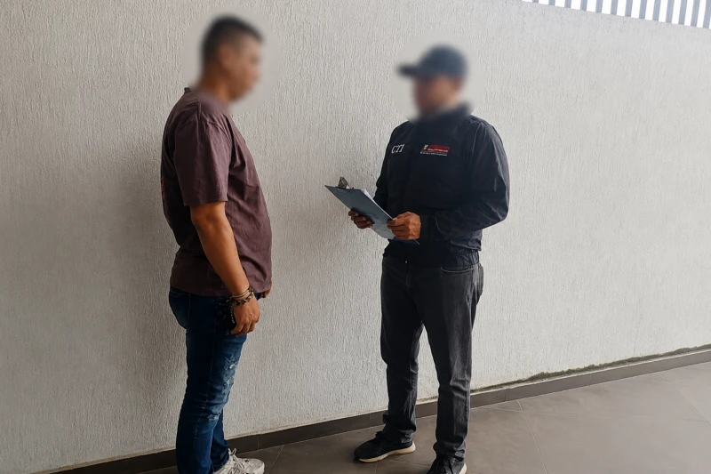 Profesor fue detenido por hacerle propuestas sexuales a tres alumnas menores de edad