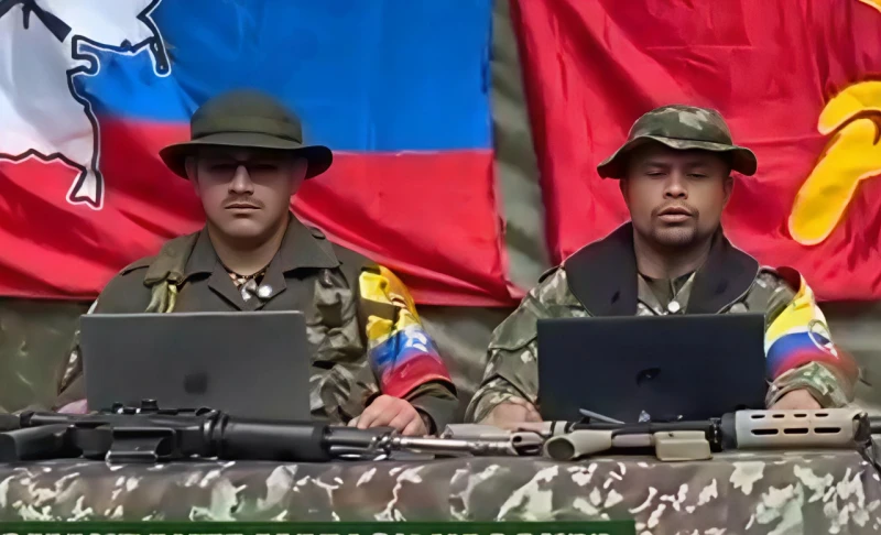 A pesar de que MinDefensa dice que están muertos, alias Marlón y Ñeque aparecen en nuevo video
