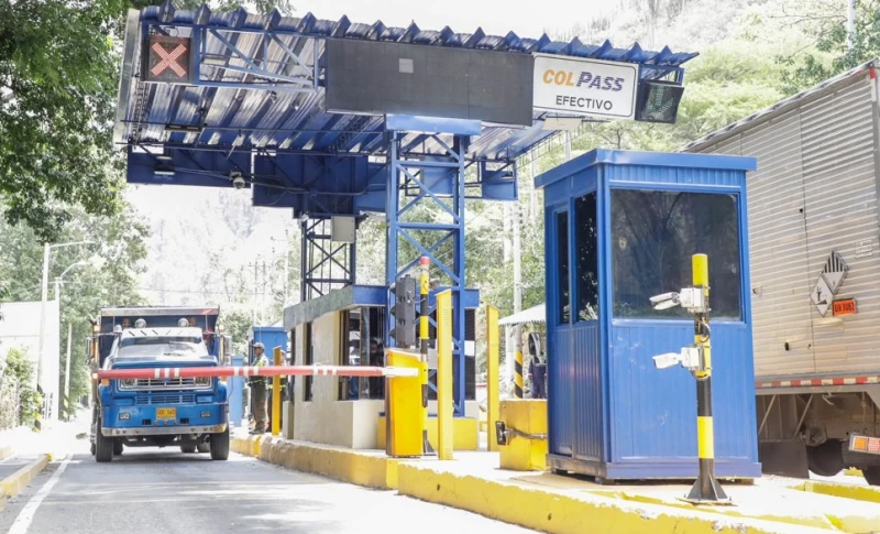 Restablecen el cobro en el peaje de Pescadero tras acuerdos entre autoridades y transportadores