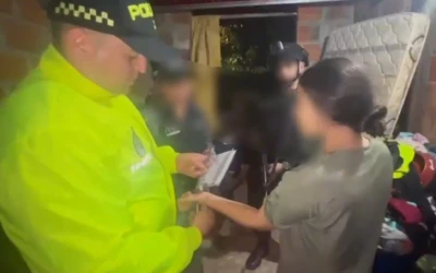 Capturaron a mujer con una moto robada y narcóticos al norte de Bucaramanga