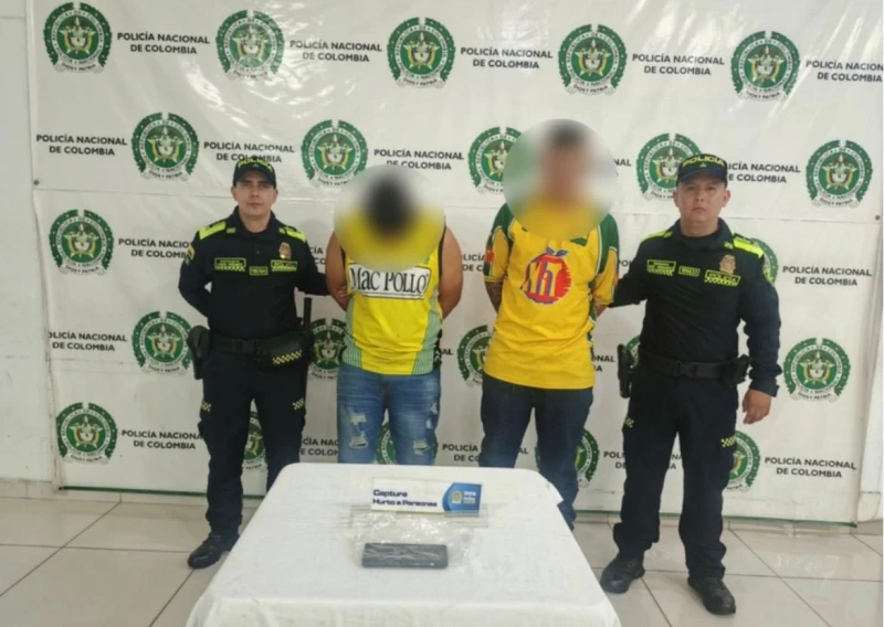 Con el celular robado y cuchillo en mano cayeron dos jóvenes en el centro de Bucaramanga
