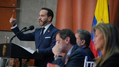 Presidente asegura que el país recibe el nivel de endeudamiento más alto de la historia