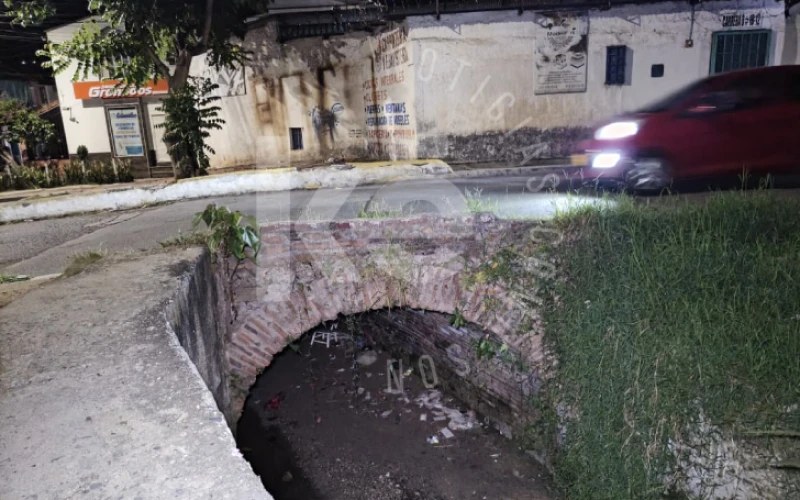 Ejecutan a 'El Veneco' y dejan herido a Stiven Jaimes debajo de un puente en Piedecuesta