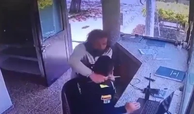 Policía abatió a un sujeto que lo atacó con un cuchillo dentro de un CAI