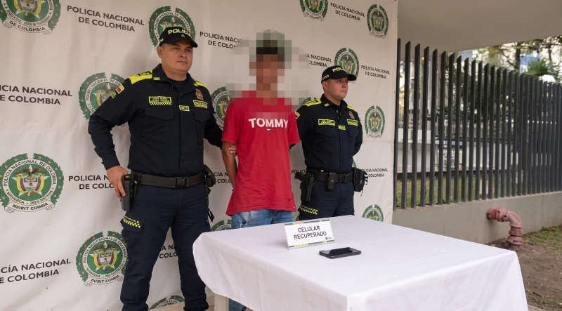 Amenazó a una mujer con un cuchillo para robarle el celular: lo capturaron en Bucaramanga