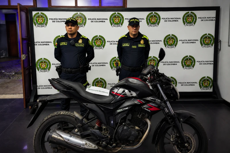 Motocicleta reportada como robada apareció abandonada en El Palenque, Girón