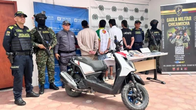 Cocaína, un arma y una moto robada: así cayeron cuatro jíbaros en Piedecuesta
