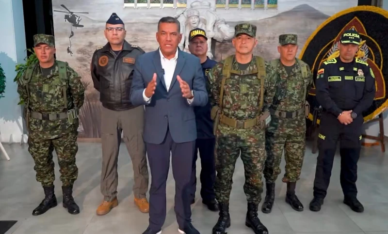 "Reclutamiento de niños es un crimen de guerra", MinDefensa tras confirmar tres menores abatidos en bombardeo