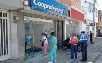 Fleteros le robaron $10 millones a una adulta mayor en el centro de San Gil