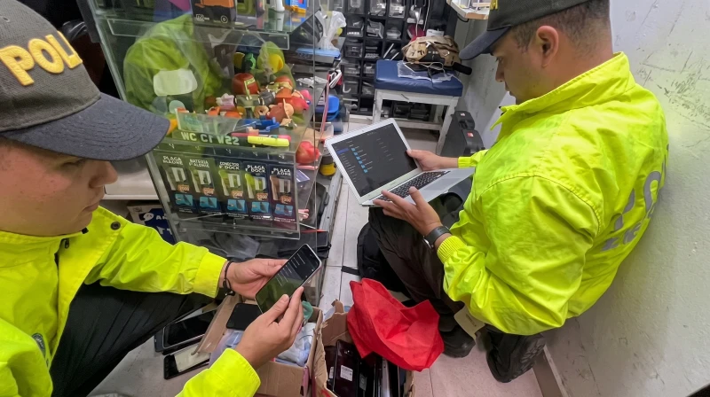 Operativo en el Mercado de las Pulgas permitió recuperar 160 equipos tecnológicos en Bucaramanga