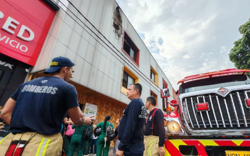 Momentos de angustia: incendio consumió parte de Casa Búho en Bucaramanga