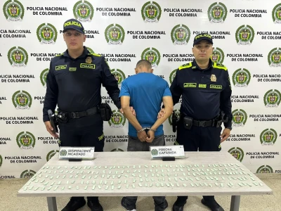 Capturan a hombre que llevaba 200 papeletas de base de cocaína en Floridablanca