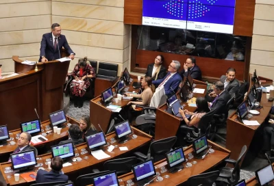 Plenaria del Senado niega la moción de censura contra MinVivienda Jaime Andrés Beltrán