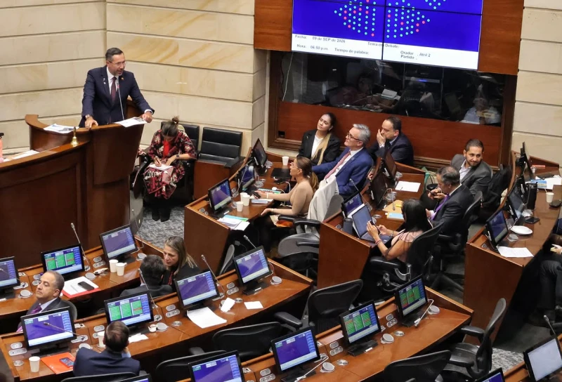 Plenaria del Senado niega la moción de censura contra MinVivienda Jaime Andrés Beltrán