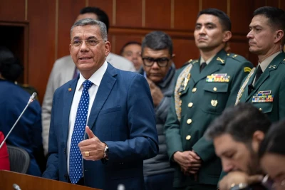 En debate de control político MinDefensa explicó el protocolo de 21 pasos que rige a los bombardeos