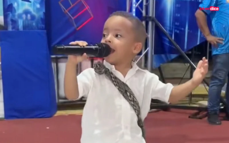 “Maximiliano es lo máximo”: Silvestre Dangond quedó encantado con niño de 3 años que canta vallenato en La Guajira