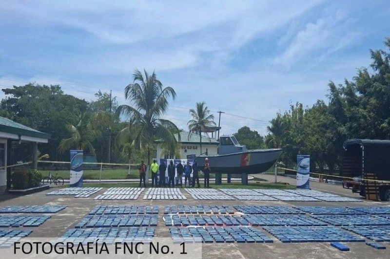 Cae gigantesco cargamento de coca: 5 detenidos y 4 toneladas de narcóticos incautados