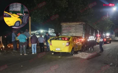 Conductor y pasajera de un taxi resultaron heridos en brutal choque contra una tractomula