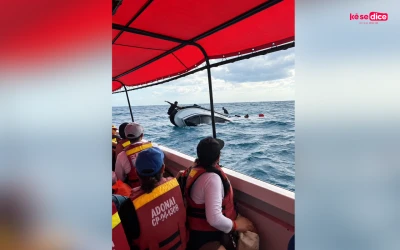 Lancha con turistas se volcó en Santa Marta en medio de fuerte oleaje