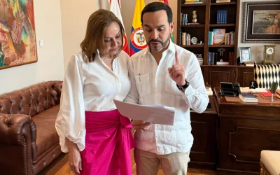 Abelardo de la Espriella ordenó revertir el aumento del precio de la gasolina en octubre